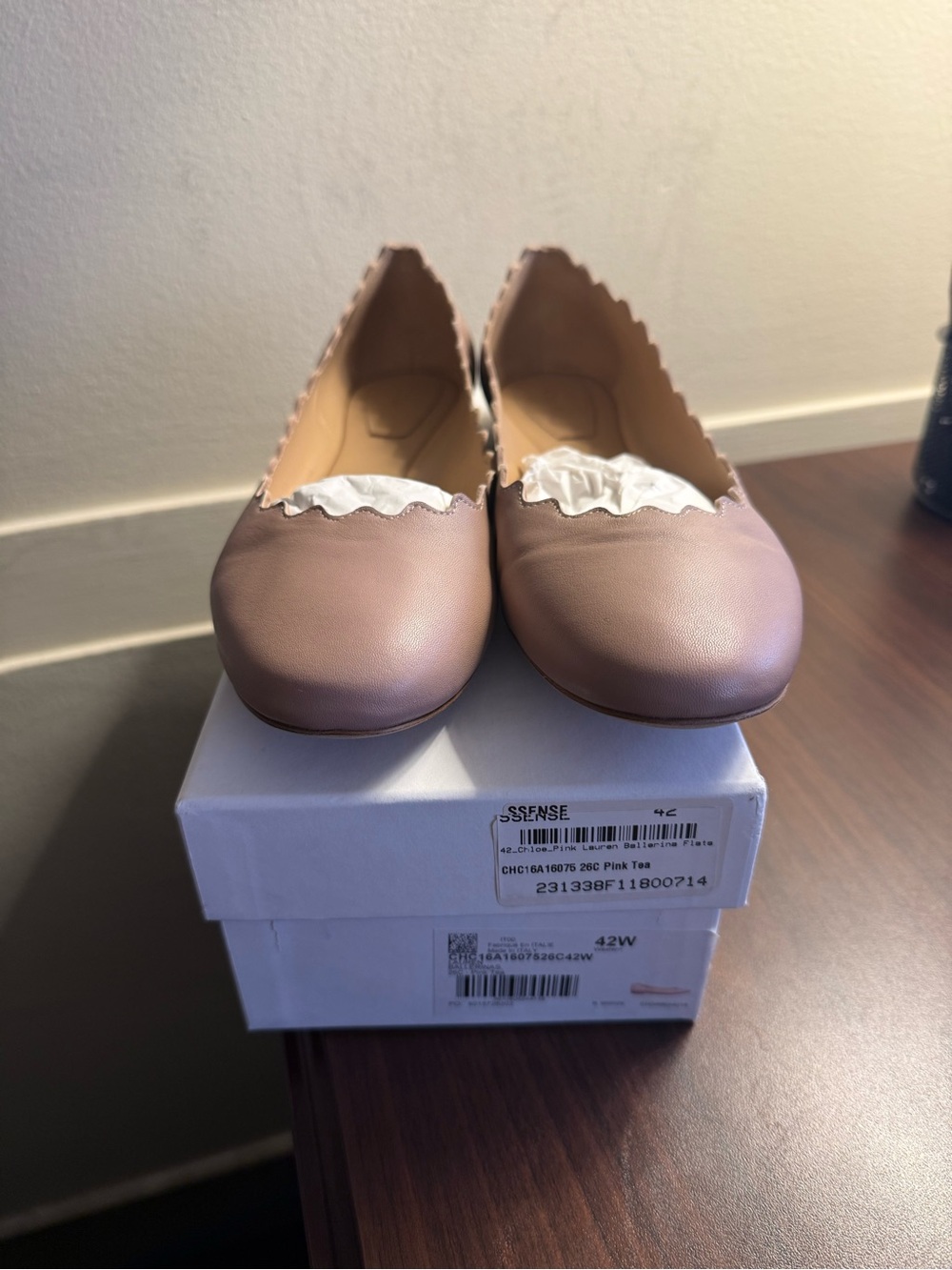 Chloe Scalloped Flats in nude size 42 (US11) - Picture 2 of 7